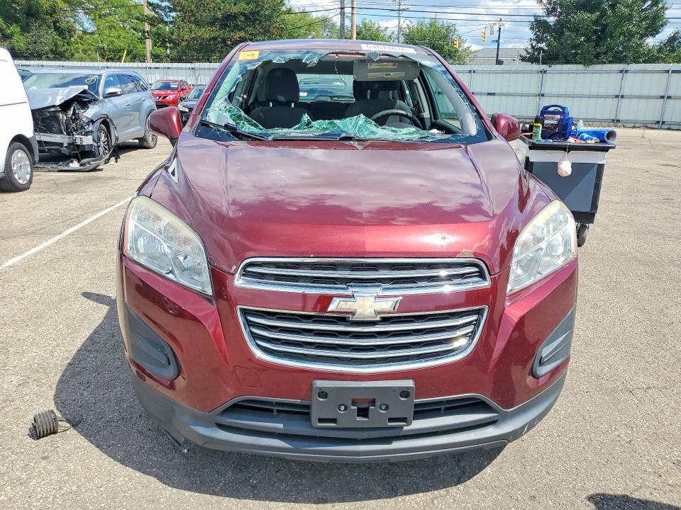 Photo 5 from auction – 2016 CHEVROLET TRAX with VIN 3GNCJKSB6GL255681
