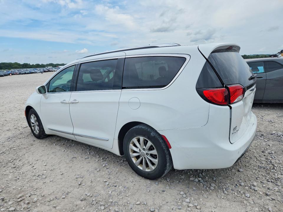 Photo 2 from auction – 2018 CHRYSLER PACIFICA with VIN 2C4RC1EG4JR108171