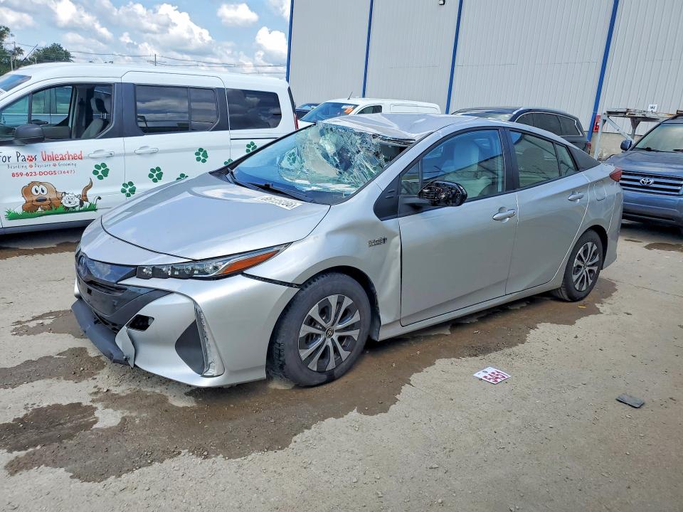 TOYOTA PRIUS PRIME 2021 с VIN JTDKAMFP2M3188302 - Снимка от търг