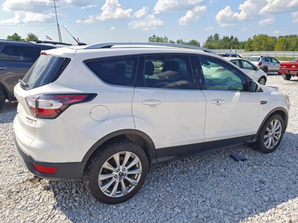 Photo 3 from auction – 2017 FORD ESCAPE with VIN 1FMCU0J92HUA64927
