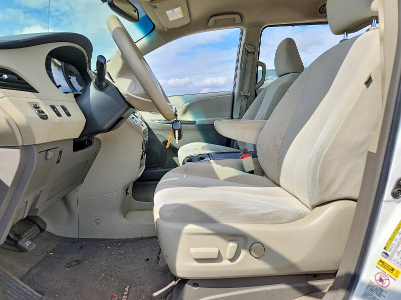 Photo 7 from auction – 2012 TOYOTA SIENNA with VIN 5TDKK3DC7CS216289