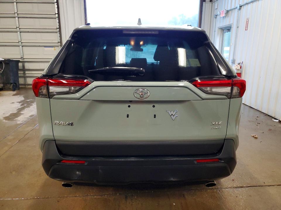 Photo 6 from auction – 2021 TOYOTA RAV4 with VIN 2T3P1RFV0MW237494