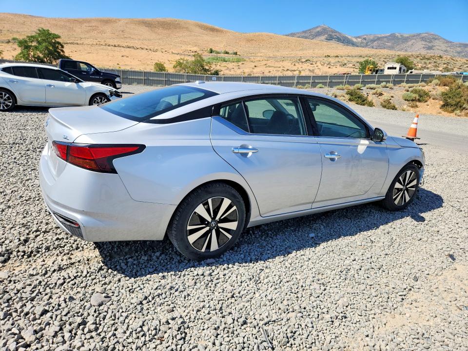 Photo 3 from auction – 2020 NISSAN ALTIMA with VIN 1N4BL4EV8LC135344