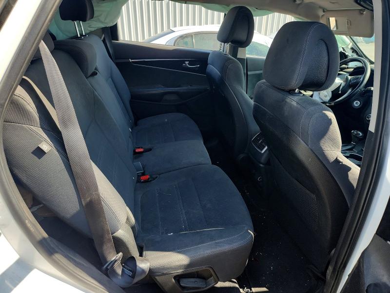 Photo 11 from auction – 2016 KIA SORENTO with VIN 5XYPG4A39GG140580