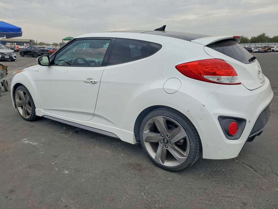 Photo 2 from auction – 2015 HYUNDAI VELOSTER with VIN KMHTC6AE6FU243231