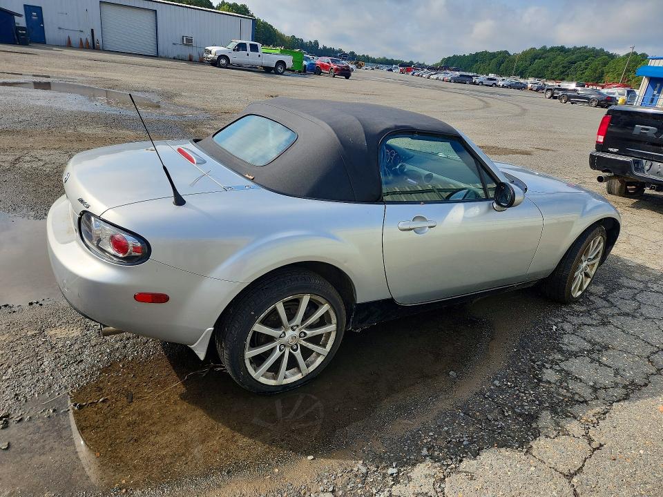 Photo 3 from auction – 2006 MAZDA MX-5 MIATA with VIN JM1NC25F760117668