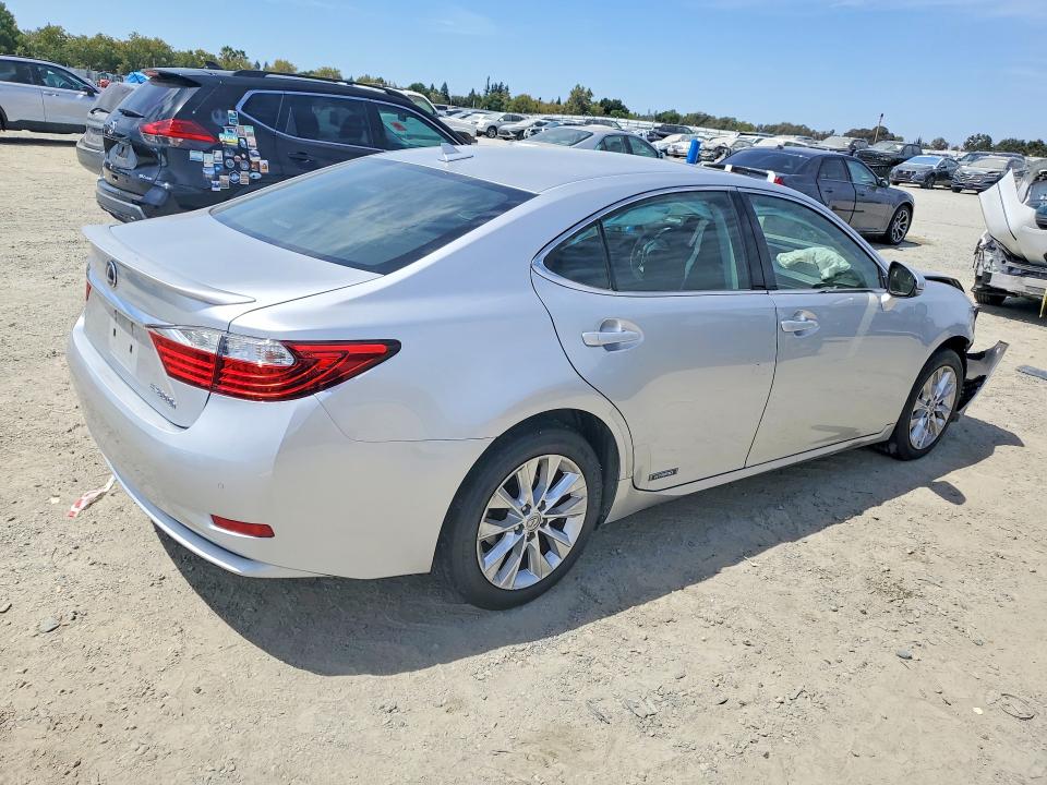 Photo 3 from auction – 2013 LEXUS ES with VIN JTHBW1GG7D2038544