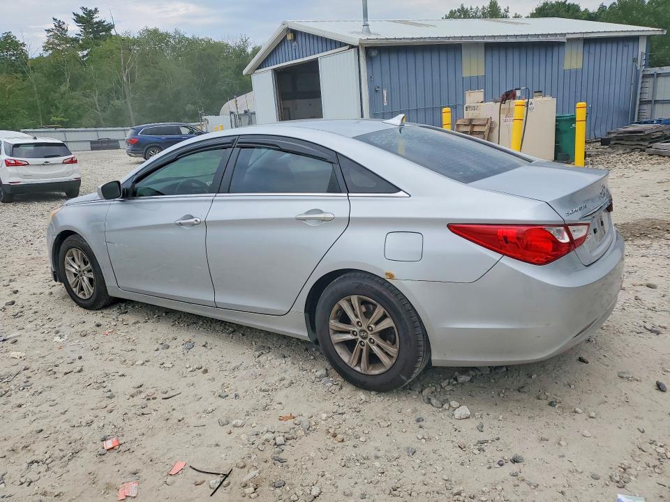 Photo 2 from auction – 2011 HYUNDAI SONATA with VIN 5NPEB4AC5BH017155
