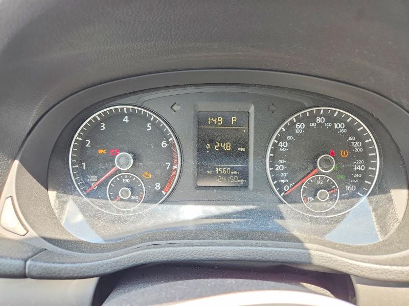 Photo 9 from auction – 2015 VOLKSWAGEN PASSAT with VIN 1VWAT7A38FC090371