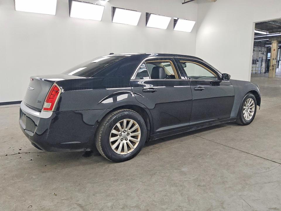 Photo 3 from auction – 2012 CHRYSLER 300 with VIN 2C3CCAAGXCH175561