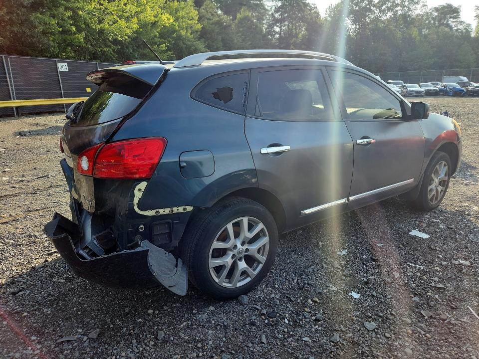 Photo 3 from auction – 2013 NISSAN ROGUE with VIN JN8AS5MV3DW647839