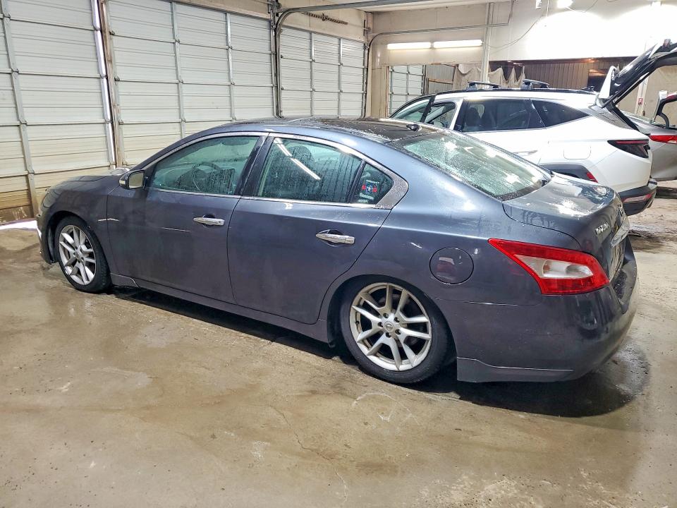 Photo 2 from auction – 2011 NISSAN MAXIMA with VIN 1N4AA5AP6BC809018