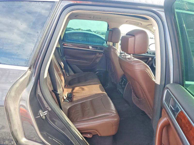 Photo 10 from auction – 2012 VOLKSWAGEN TOUAREG with VIN WVGFK9BP0CD005534