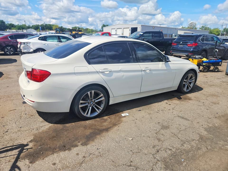 Photo 3 from auction – 2014 BMW 328 with VIN WBA3B5C55EP542671