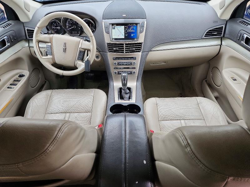 Photo 8 from auction – 2011 LINCOLN MKT with VIN 2LMHJ5FR2BBJ54911