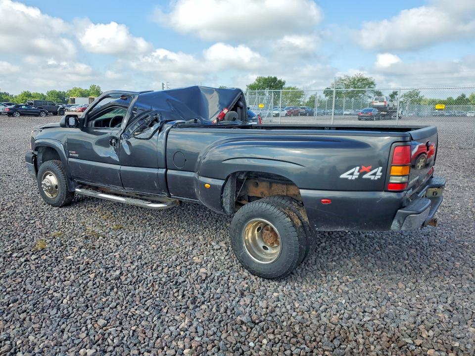 Photo 2 from auction – 2004 CHEVROLET SILVERADO with VIN 1GCJK39254E295061