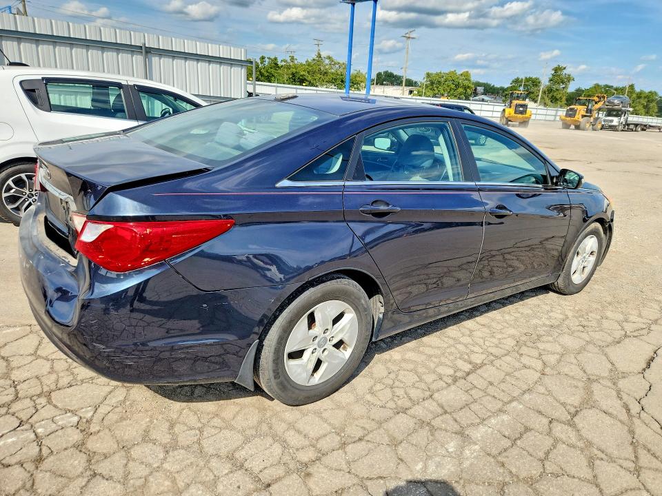 Photo 3 from auction – 2013 HYUNDAI SONATA with VIN 5NPEB4AC8DH554119