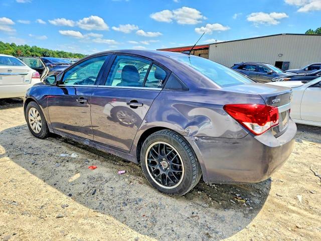 Photo 2 from auction – 2011 CHEVROLET CRUZE with VIN 1G1PC5SH3B7114681