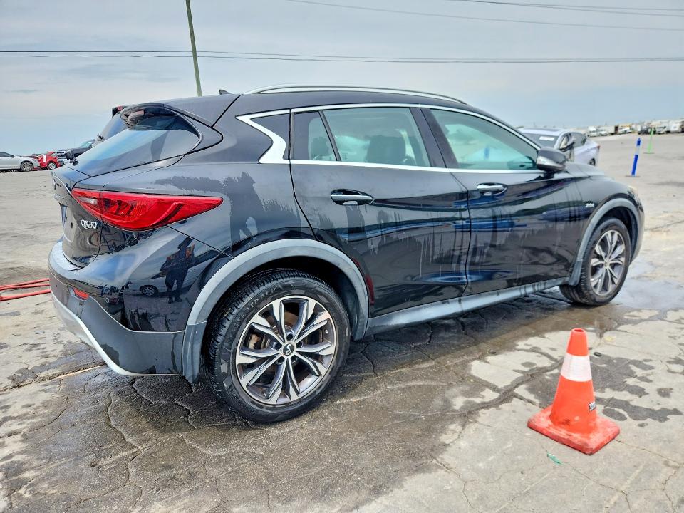 Снимка 3 от търг – 2017 INFINITI QX30 с VIN SJKCH5CRXHA034849