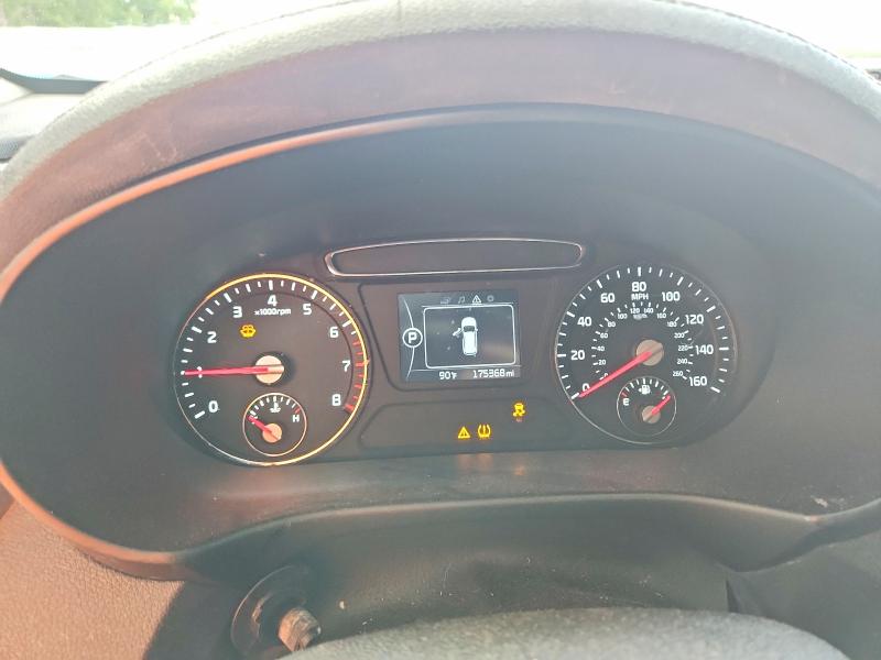 Photo 9 from auction – 2016 KIA SORENTO with VIN 5XYPG4A31GG064031