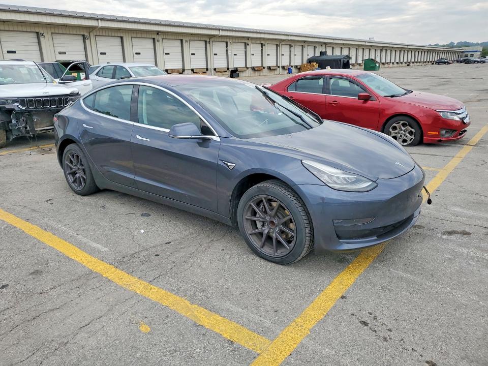 Photo 4 from auction – 2018 TESLA MODEL 3 with VIN 5YJ3E1EA2JF036541