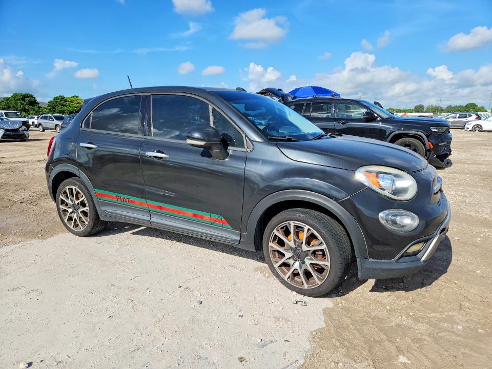 صورة رقم 4 من المزاد - 2016 FIAT 500X مع VIN ZFBCFXET0GP332949