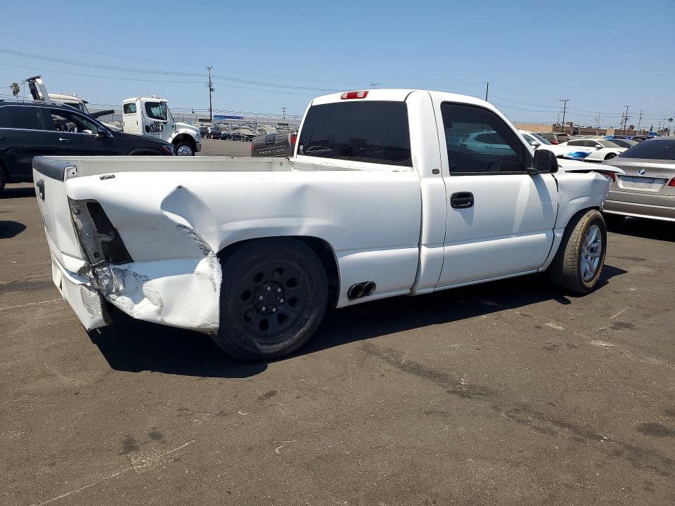 Photo 3 from auction – 2004 CHEVROLET SILVERADO with VIN 1GCEC14T14Z237637