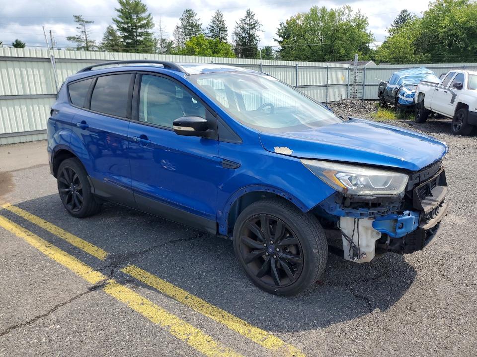 Photo 4 from auction – 2017 FORD ESCAPE with VIN 1FMCU9JDXHUE28486