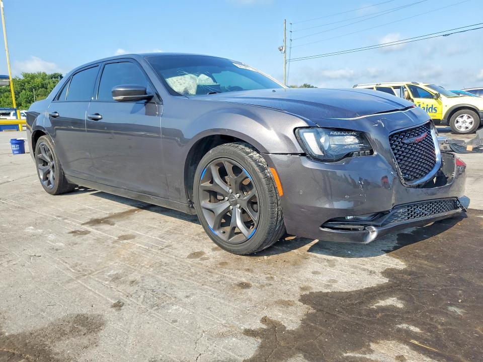 Photo 4 from auction – 2021 CHRYSLER 300 with VIN 2C3CCABG2MH504981