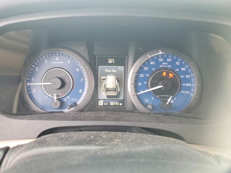 Photo 9 from auction – 2018 TOYOTA SIENNA with VIN 5TDKZ3DC8JS915696