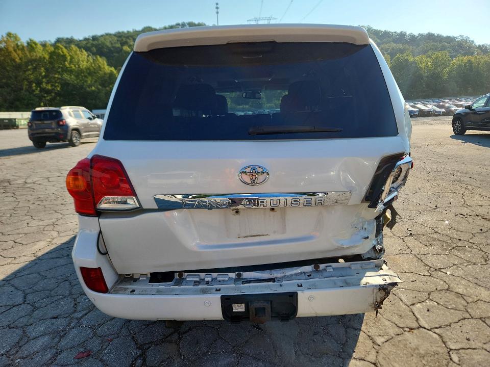 Photo 6 from auction – 2015 TOYOTA LAND CRUISER with VIN JTMHY7AJ3F4030851