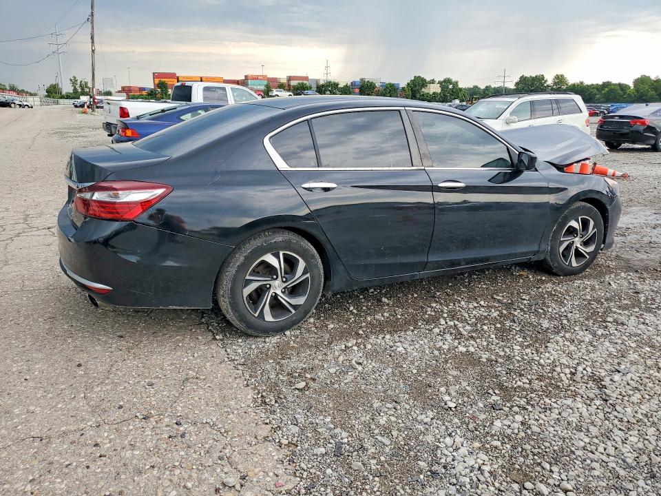 Photo 3 from auction – 2017 HONDA ACCORD with VIN 1HGCR2F37HA120465