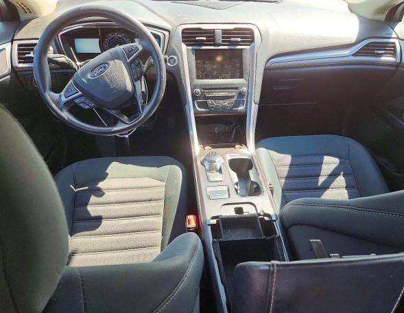 Photo 8 from auction – 2017 FORD FUSION with VIN 3FA6P0H74HR403763