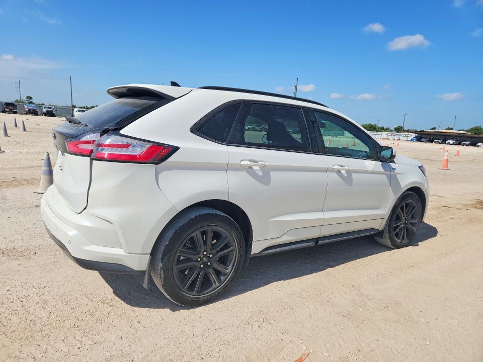 Photo 3 from auction – 2022 FORD EDGE with VIN 2FMPK4J97NBB11899