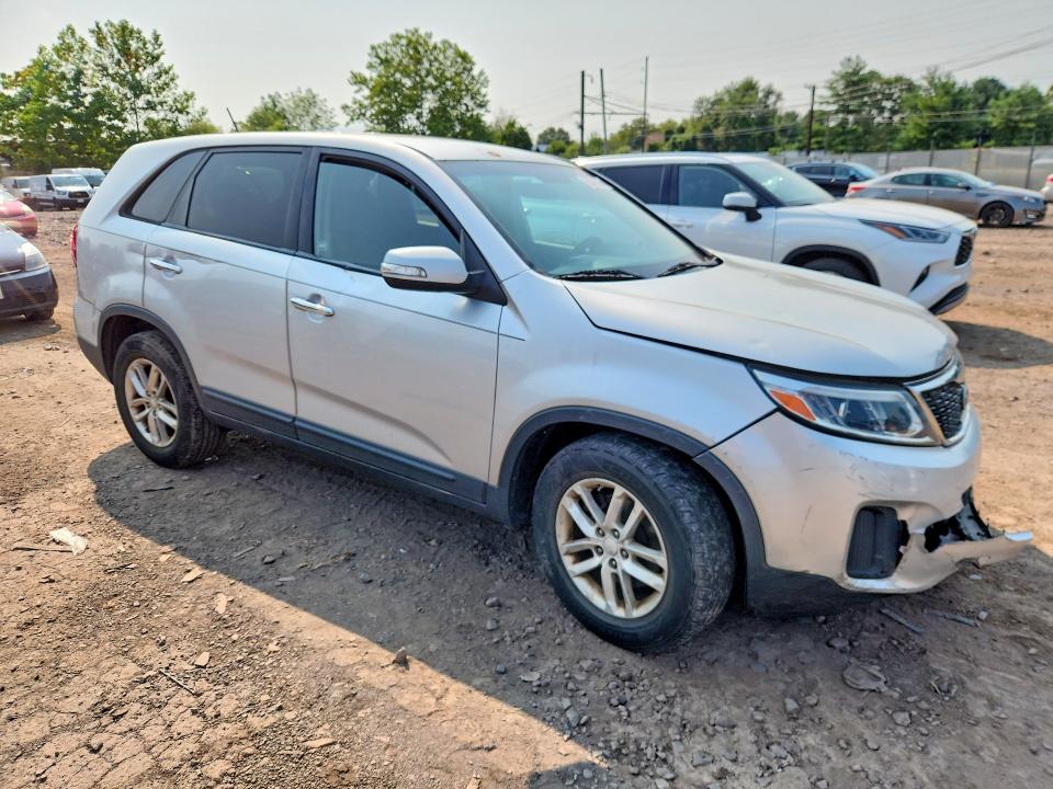 Photo 4 from auction – 2015 KIA SORENTO with VIN 5XYKT3A61FG577286