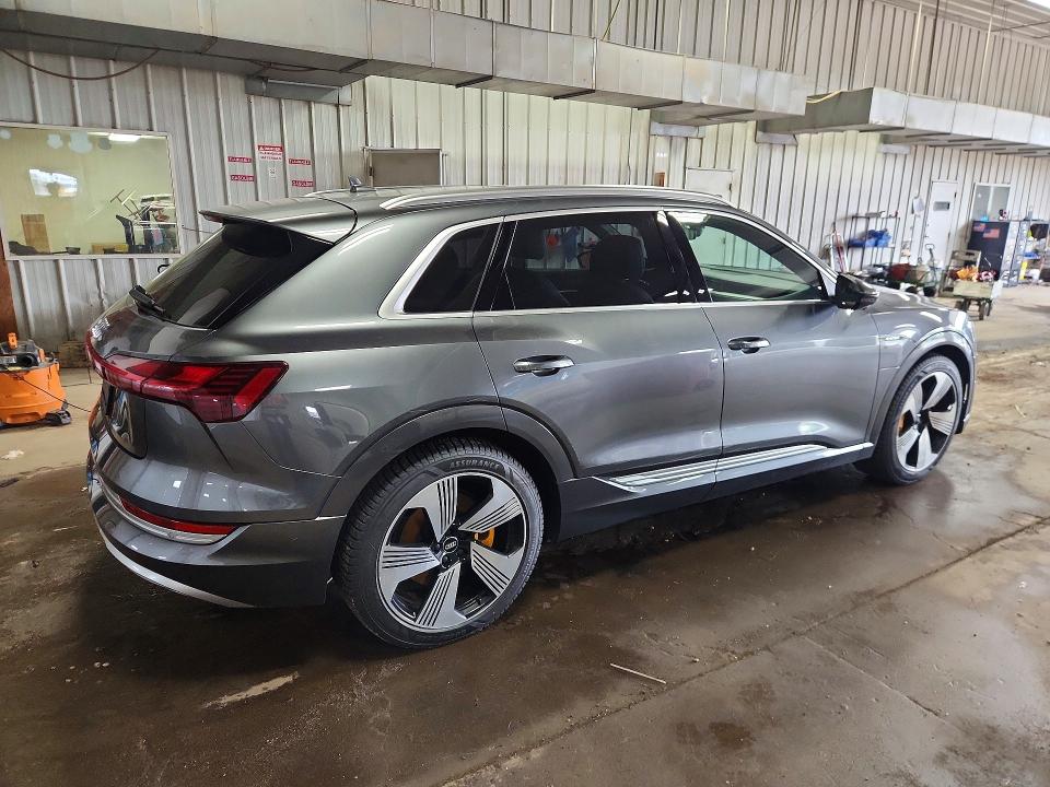 Photo 3 from auction – 2019 AUDI E-TRON with VIN WA1VAAGE9KB007489