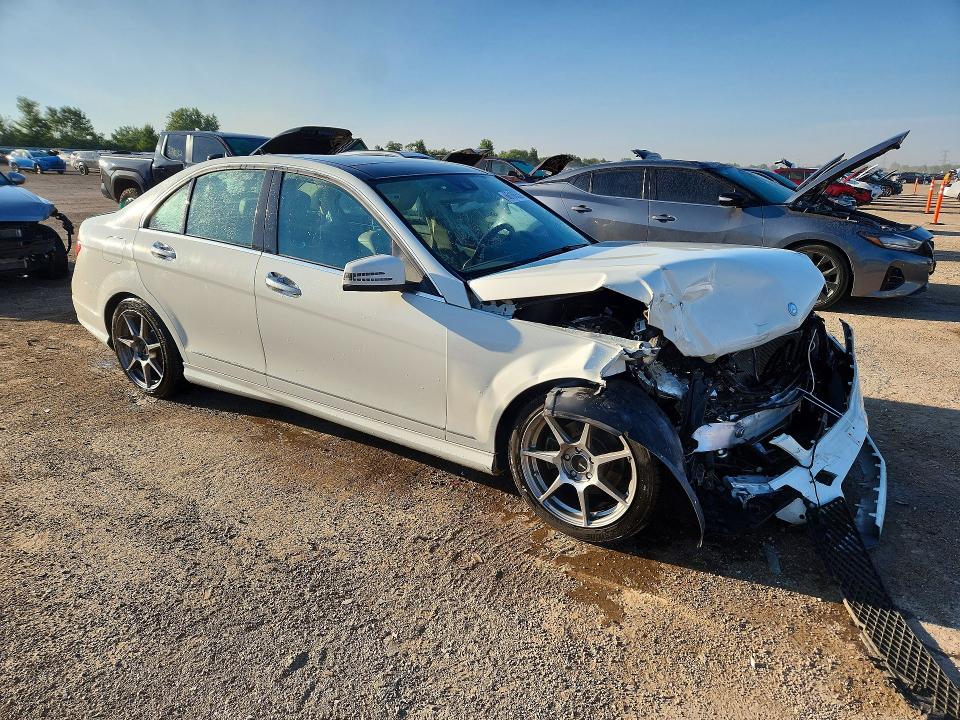 Photo 4 from auction – 2012 MERCEDES-BENZ C with VIN WDDGF8BB1CA698875