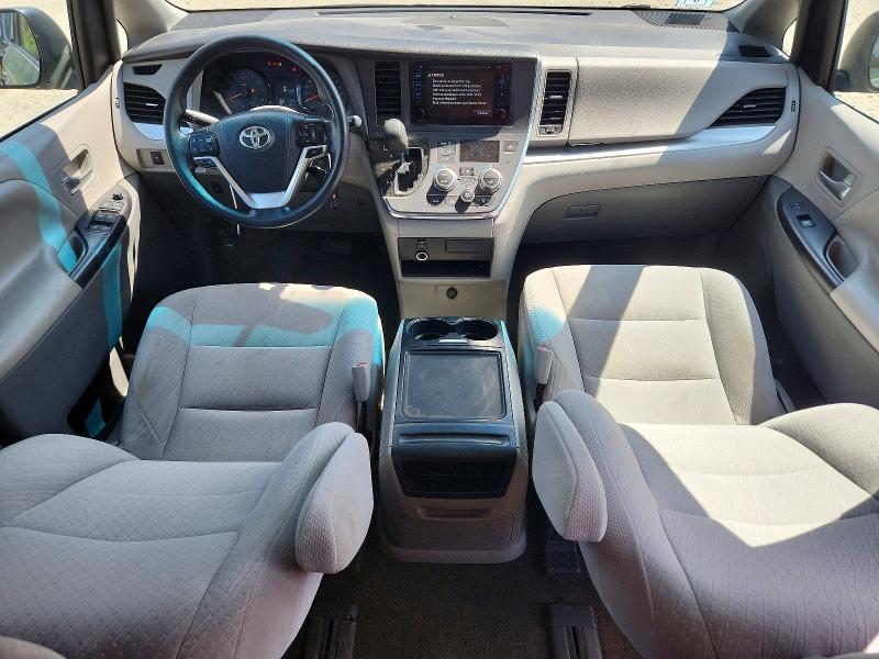 Photo 8 from auction – 2017 TOYOTA SIENNA with VIN 5TDJZ3DC8HS151886