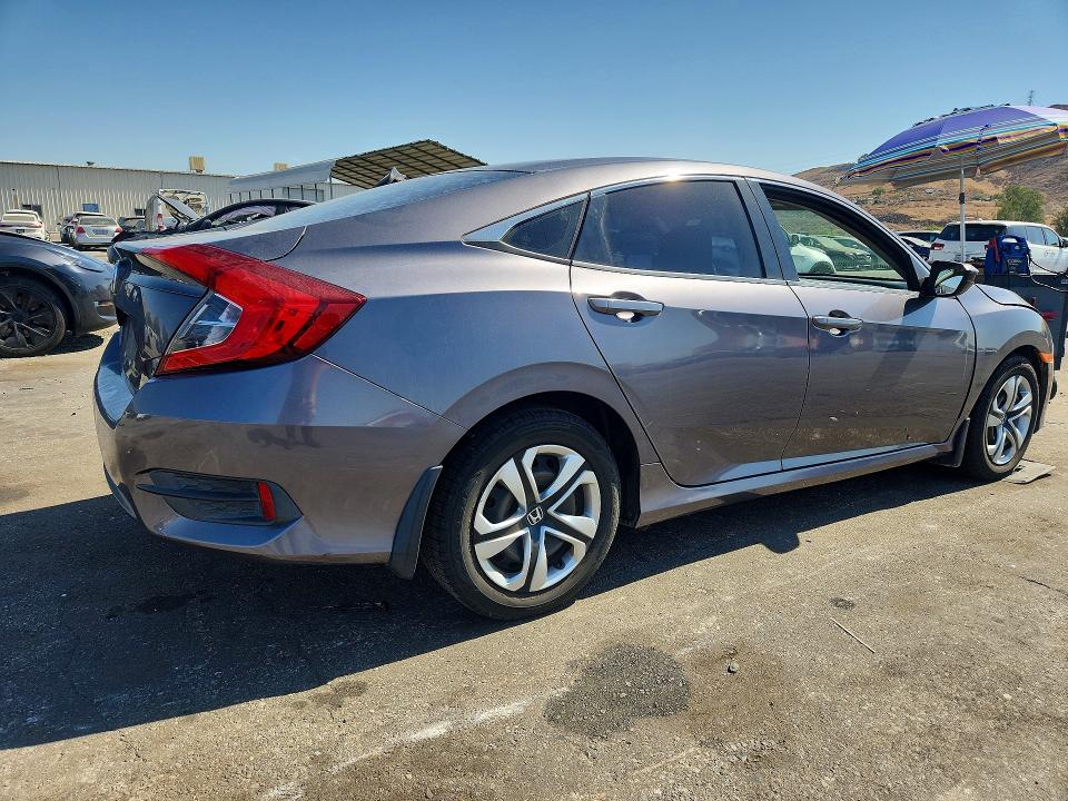 Photo 3 from auction – 2016 HONDA CIVIC with VIN 19XFC2F50GE244717