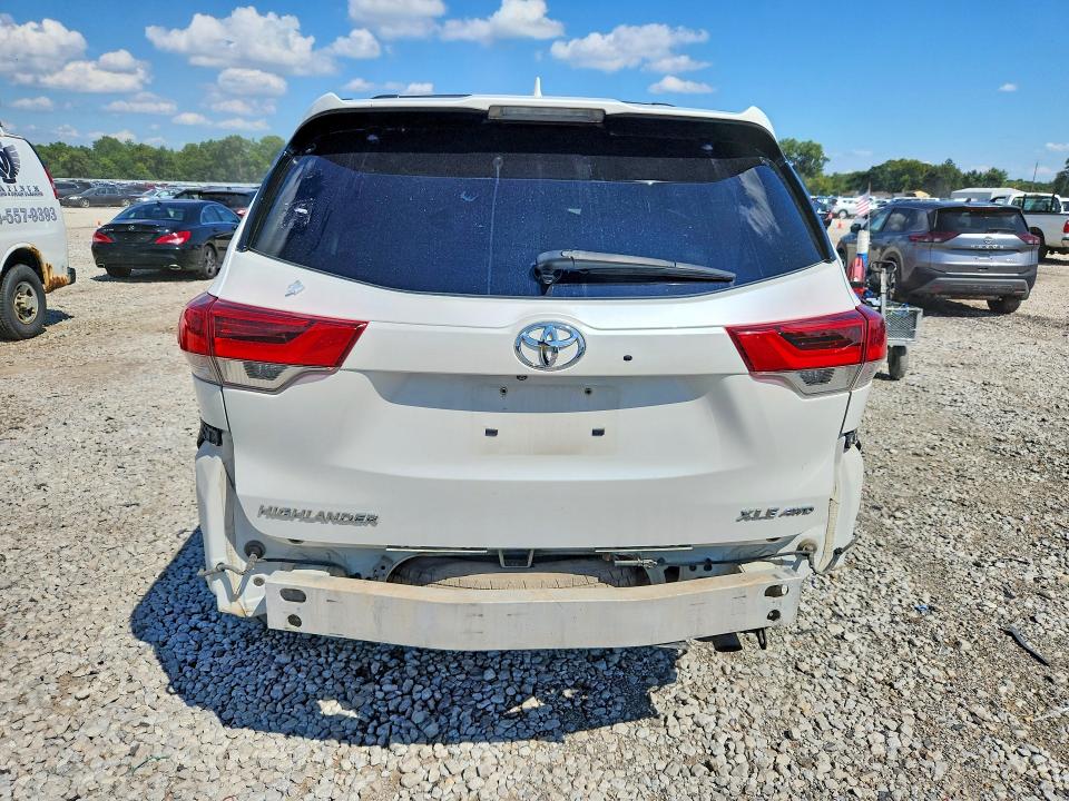 Фото 6 с аукциона – 2017 TOYOTA HIGHLANDER с VIN 5TDJZRFH5HS440641