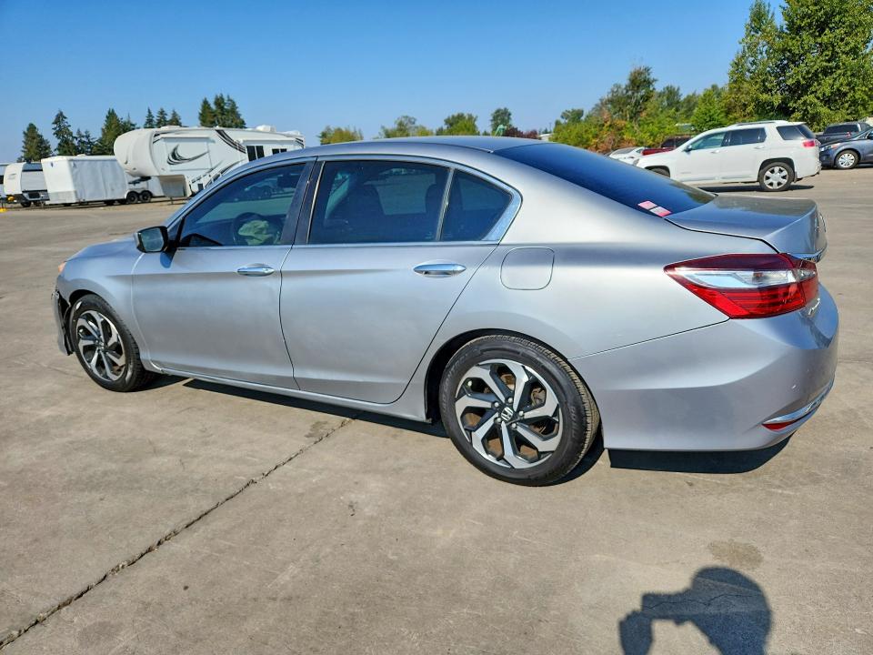 Photo 2 from auction – 2017 HONDA ACCORD with VIN 1HGCR2F31HA015534