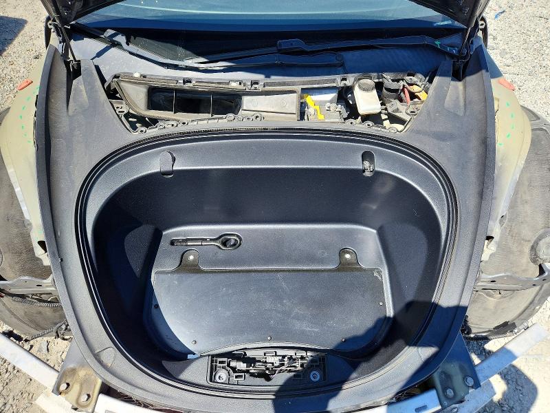 Снимка 11 от търг – 2018 TESLA MODEL 3 с VIN 5YJ3E1EA5JF038512