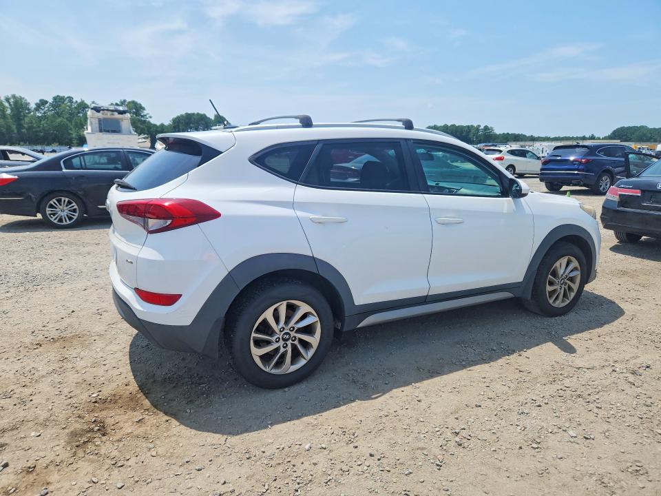 Photo 3 from auction – 2017 HYUNDAI TUCSON with VIN KM8J3CA47HU262189