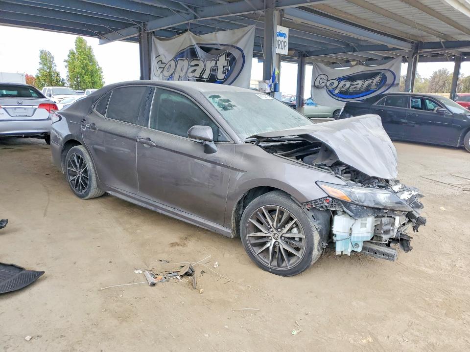 Photo 4 from auction – 2023 TOYOTA CAMRY with VIN 4T1G11AK6PU722671