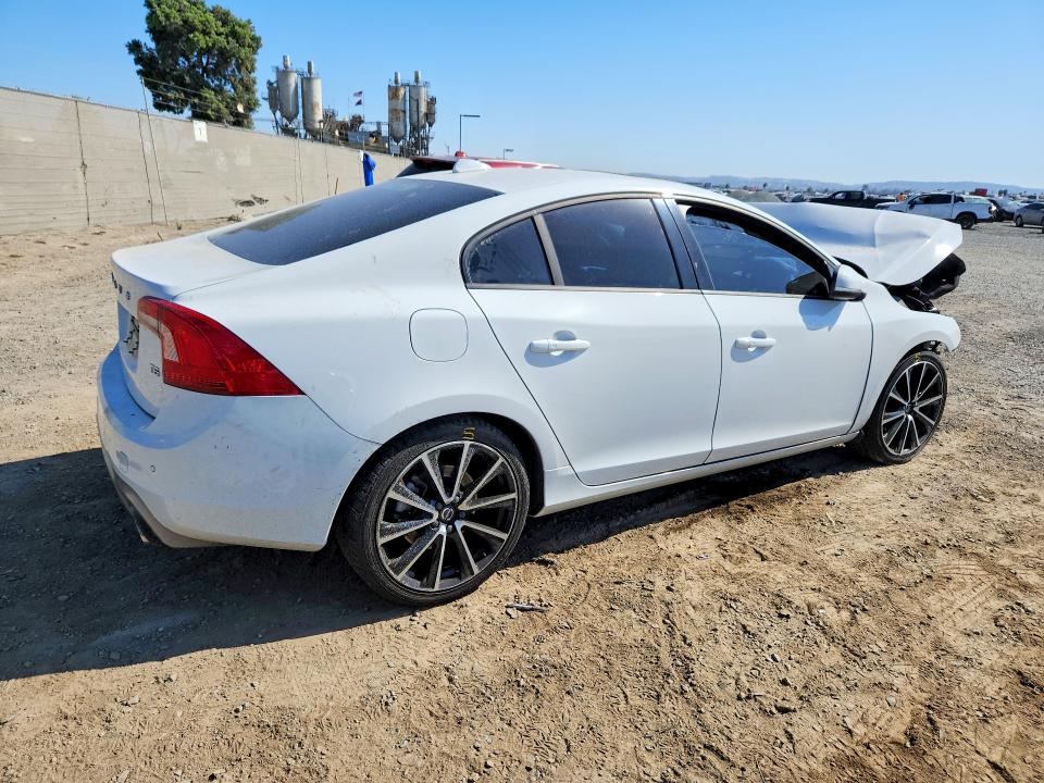 Photo 3 from auction – 2018 VOLVO S60 with VIN YV126MFLXJ2456958