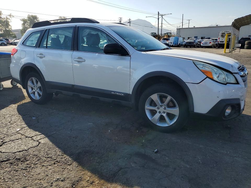 Zdjęcie 4 z aukcji – 2014 SUBARU OUTBACK z VIN 4S4BRBAC5E3296105