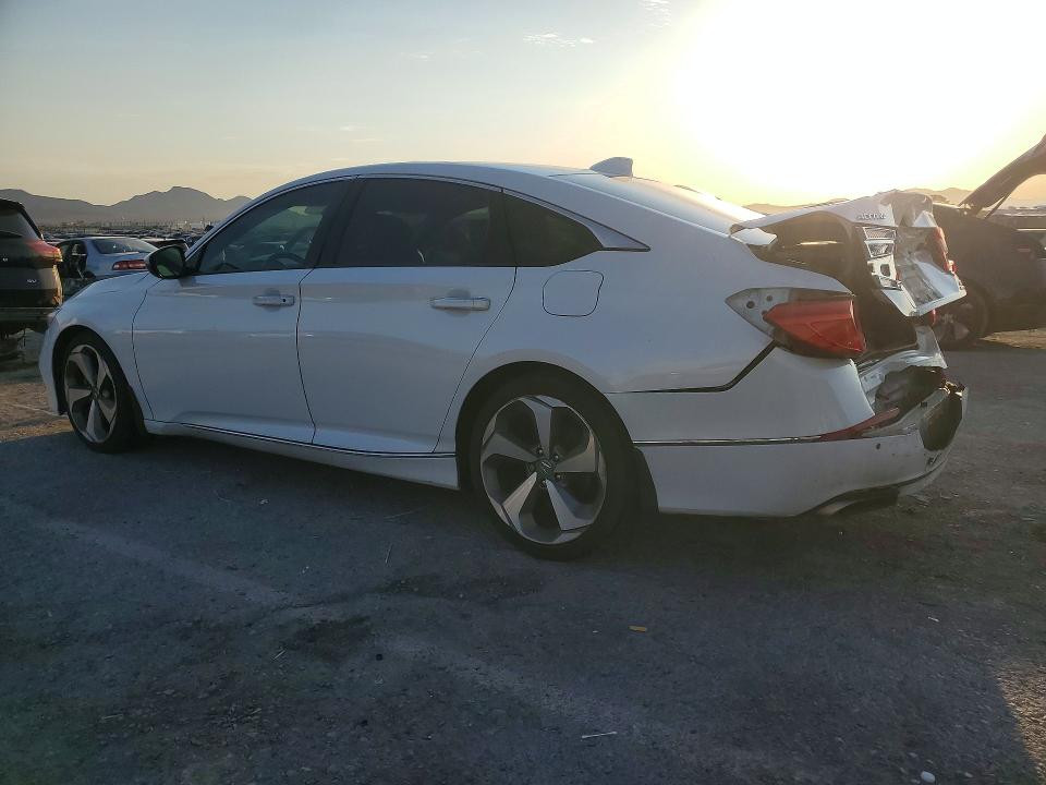 Photo 2 from auction – 2018 HONDA ACCORD with VIN 1HGCV2F9XJA053074