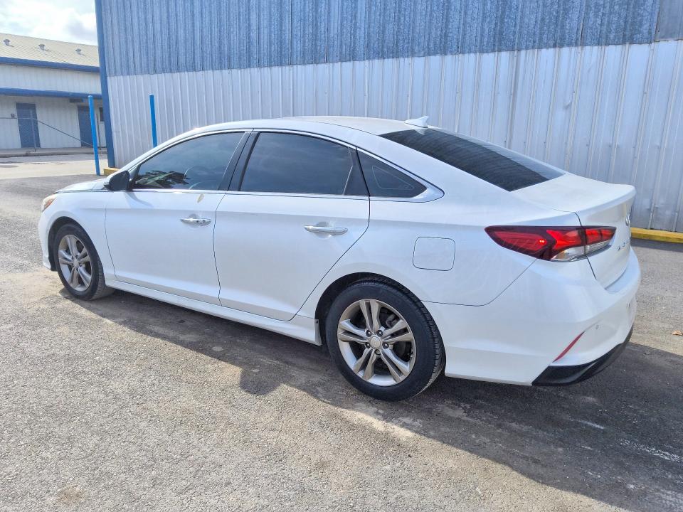 Photo 2 from auction – 2018 HYUNDAI SONATA with VIN 5NPE34AF4JH668198