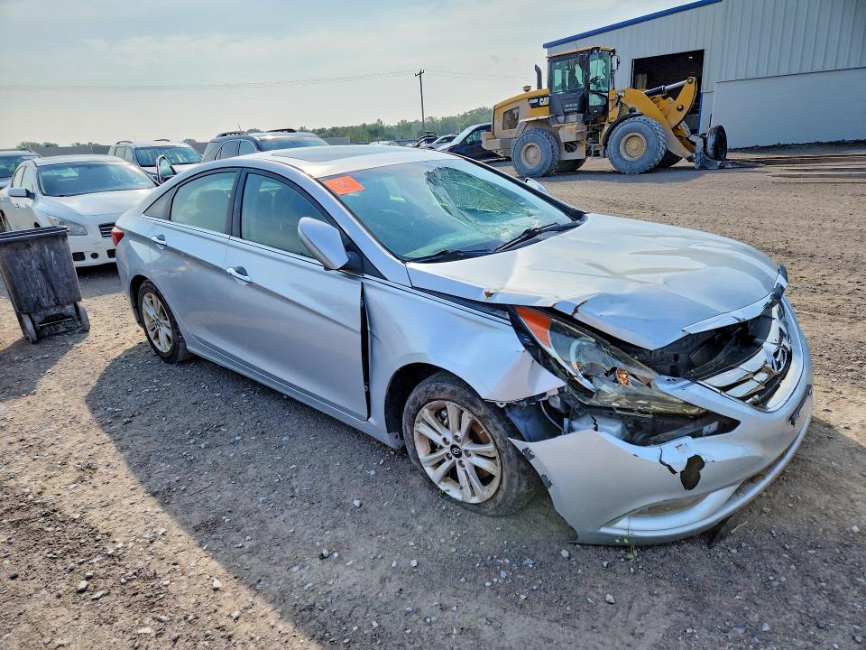 Photo 4 from auction – 2012 HYUNDAI SONATA with VIN 5NPEC4AC2CH393570