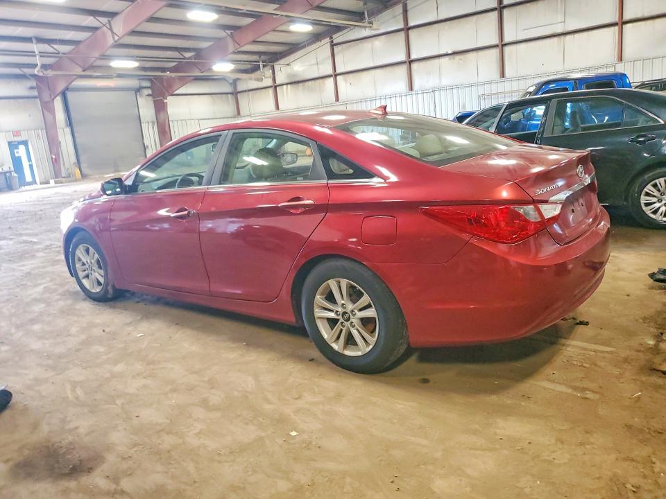Photo 2 from auction – 2012 HYUNDAI SONATA with VIN 5NPEB4AC7CH336820